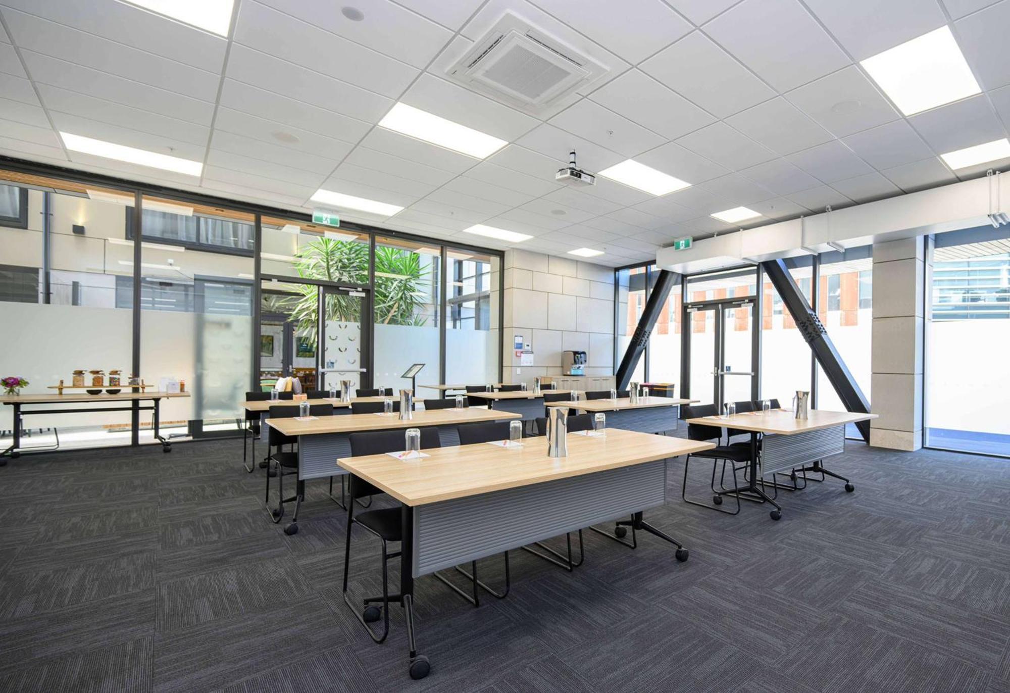 Sudima Christchurch City Εξωτερικό φωτογραφία A classroom at the University of New South Wales
